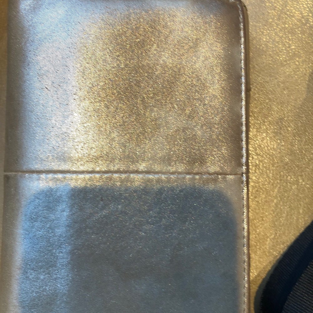 Coach wallet medium size
